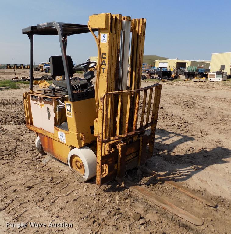 image for item DB9151 Caterpillar M50B forklift