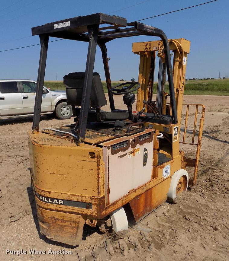 image for item DB9151 Caterpillar M50B forklift