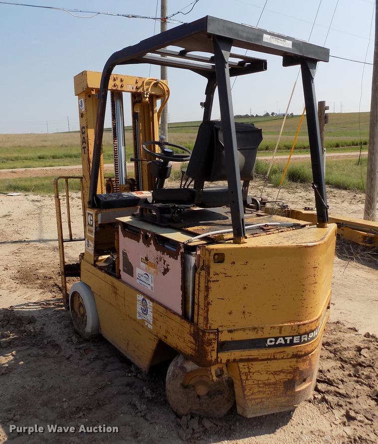 image for item DB9151 Caterpillar M50B forklift