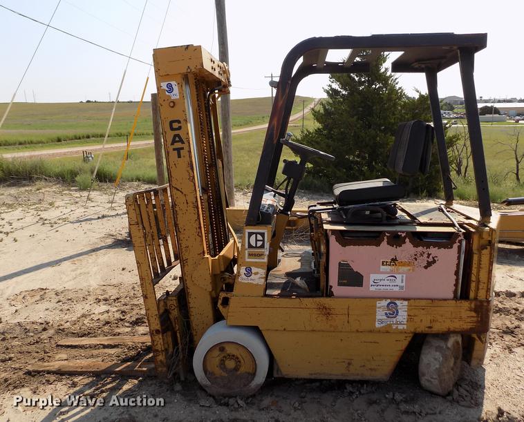 image for item DB9151 Caterpillar M50B forklift