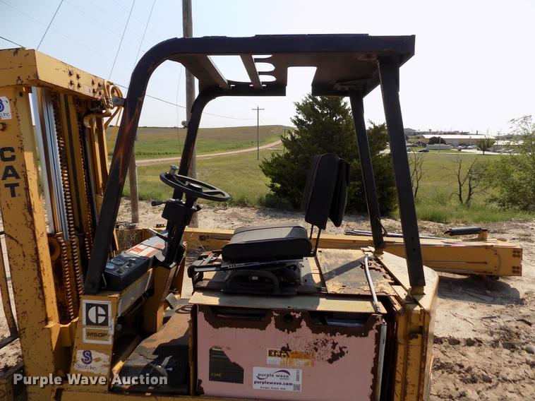 image for item DB9151 Caterpillar M50B forklift