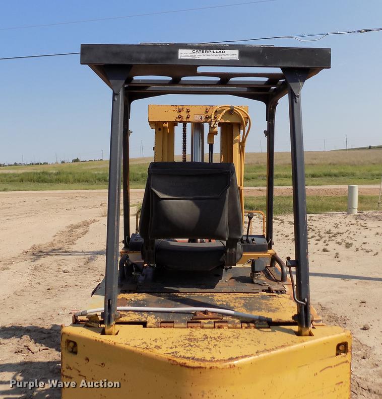 image for item DB9151 Caterpillar M50B forklift