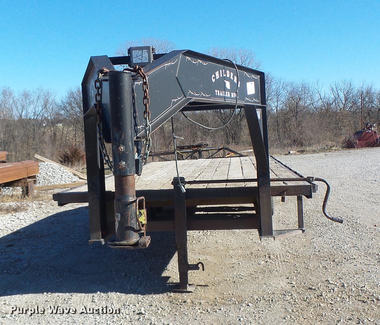 image for item DB9875 2001 Childers flatbed trailer