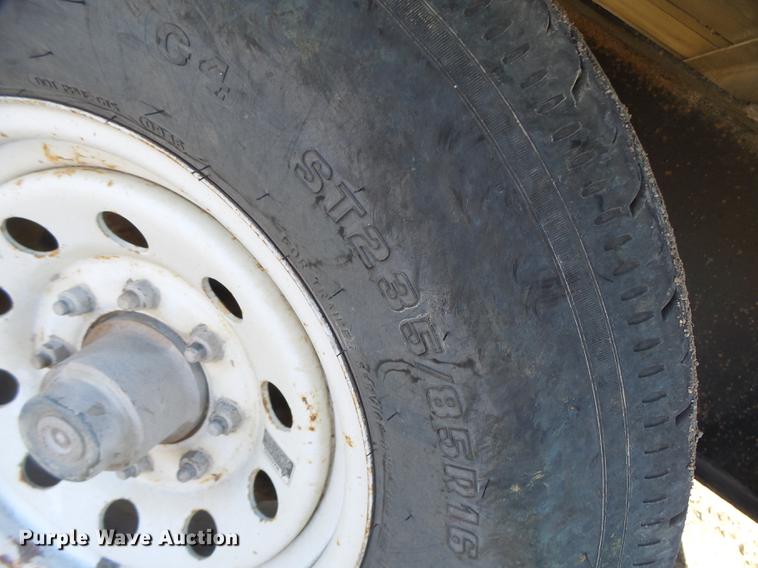 image for item DB9875 2001 Childers flatbed trailer