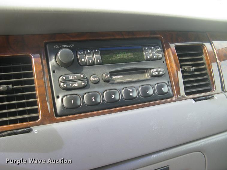 image for item DC1254 1998 Lincoln Town Car limousine