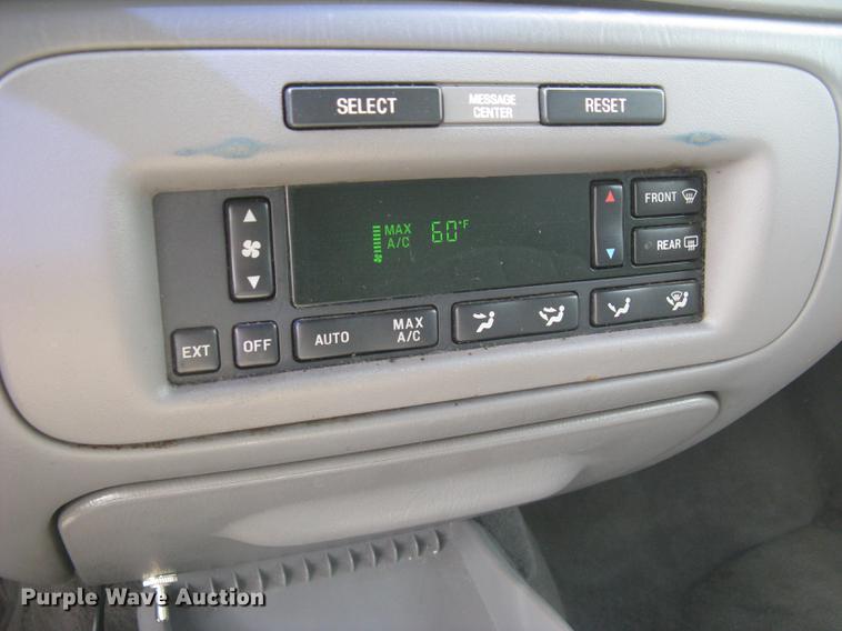 image for item DC1254 1998 Lincoln Town Car limousine