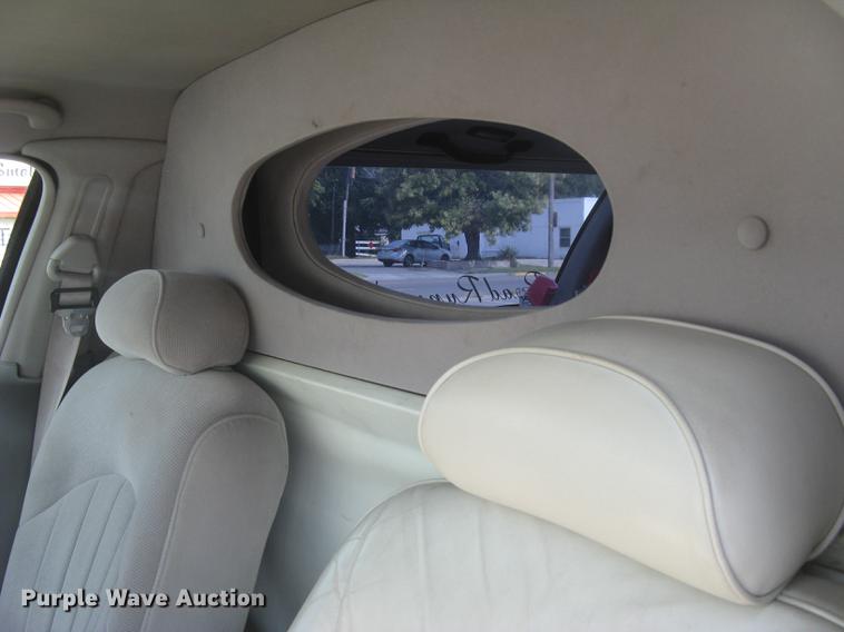 image for item DC1254 1998 Lincoln Town Car limousine