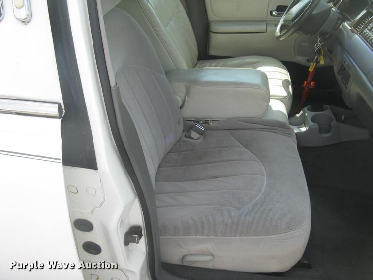 image for item DC1254 1998 Lincoln Town Car limousine