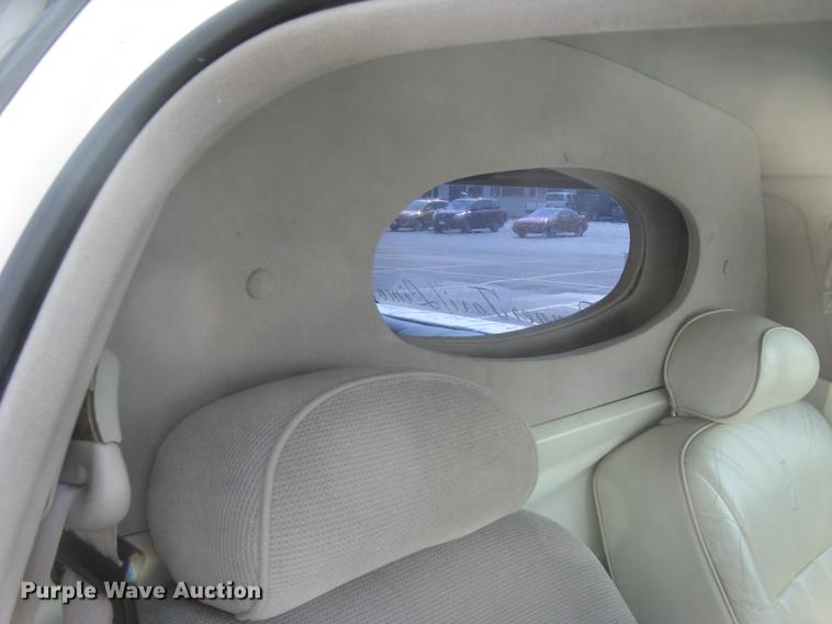 image for item DC1254 1998 Lincoln Town Car limousine