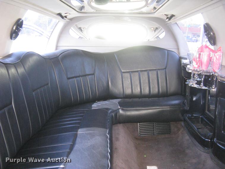 image for item DC1254 1998 Lincoln Town Car limousine