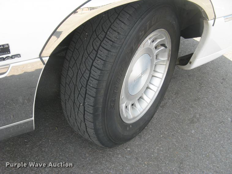 image for item DC1254 1998 Lincoln Town Car limousine