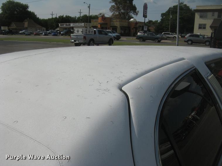 image for item DC1254 1998 Lincoln Town Car limousine