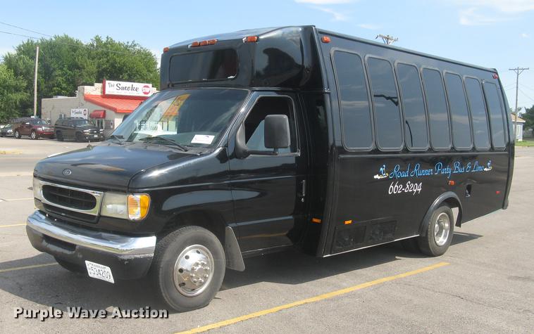image for item DC1255 1999 Ford Econoline E350 Super Duty shuttle bus