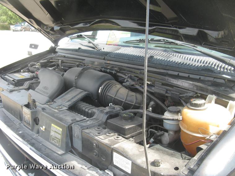 image for item DC1255 1999 Ford Econoline E350 Super Duty shuttle bus