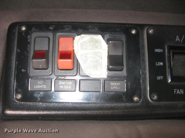 image for item DC1255 1999 Ford Econoline E350 Super Duty shuttle bus