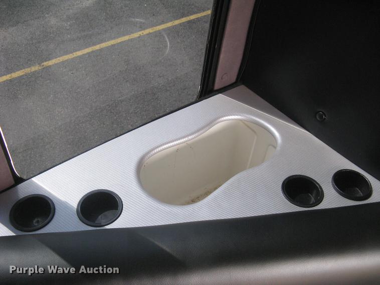 image for item DC1255 1999 Ford Econoline E350 Super Duty shuttle bus