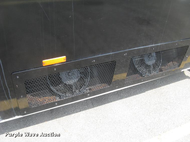 image for item DC1255 1999 Ford Econoline E350 Super Duty shuttle bus