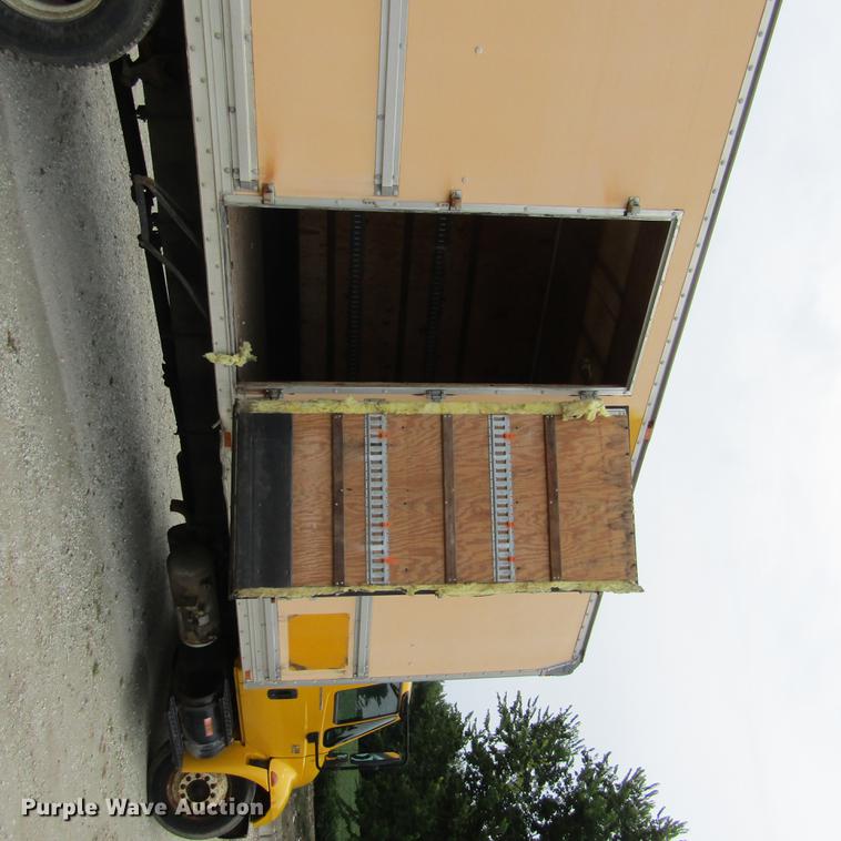 image for item DD2675 2005 International 4300 box ruck