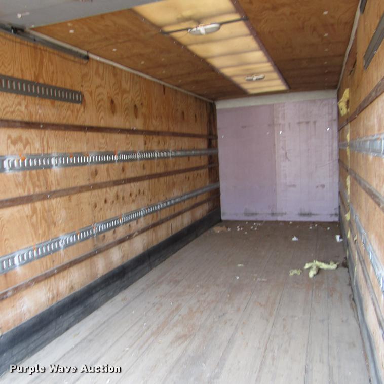 image for item DD2675 2005 International 4300 box ruck