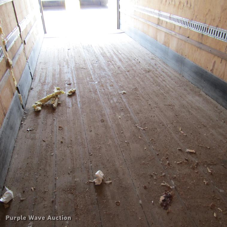 image for item DD2675 2005 International 4300 box ruck