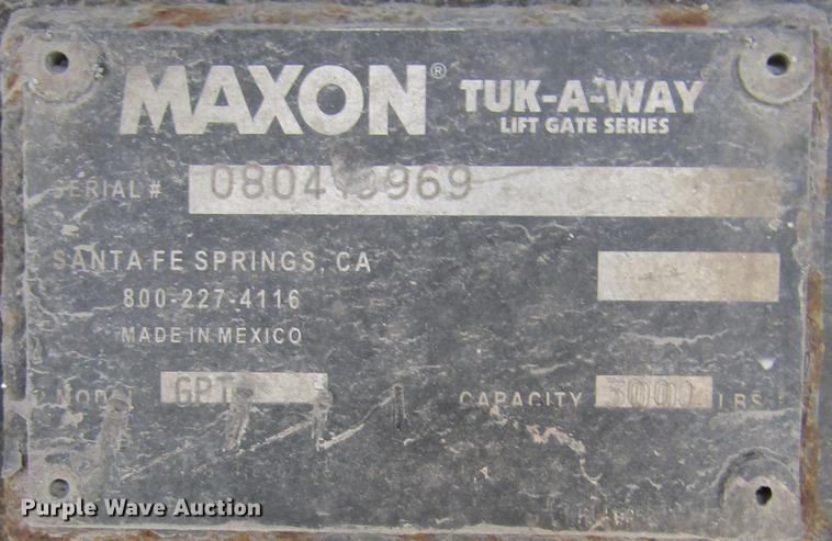 image for item DD2675 2005 International 4300 box ruck