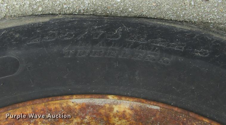 image for item DD2675 2005 International 4300 box ruck