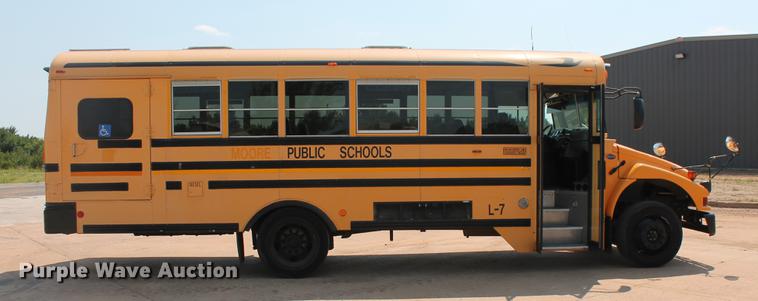 image for item DD5257 2006 Blue Bird Vision bus