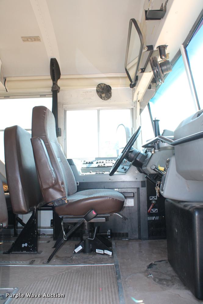 image for item DD5257 2006 Blue Bird Vision bus