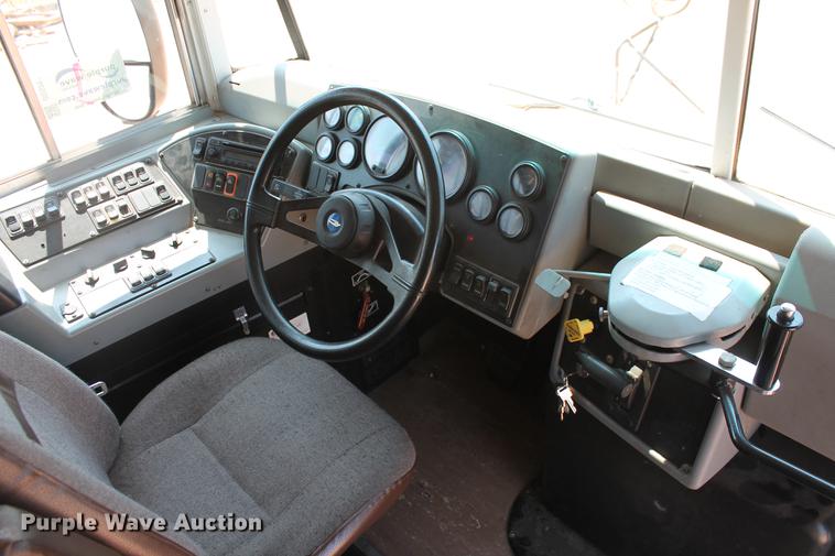 image for item DD5257 2006 Blue Bird Vision bus