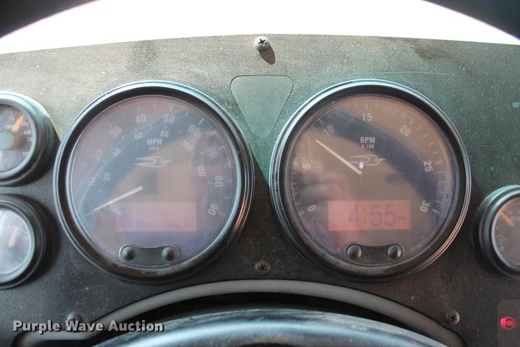 image for item DD5257 2006 Blue Bird Vision bus