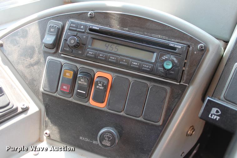 image for item DD5257 2006 Blue Bird Vision bus