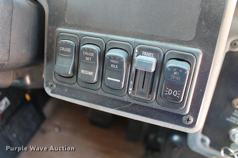 image for item DD5257 2006 Blue Bird Vision bus