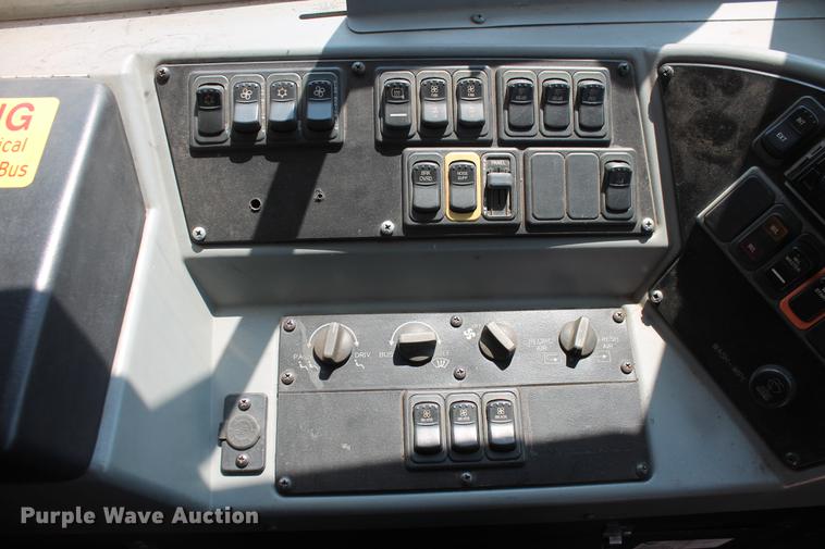 image for item DD5257 2006 Blue Bird Vision bus