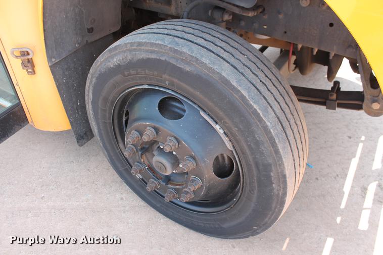 image for item DD5257 2006 Blue Bird Vision bus