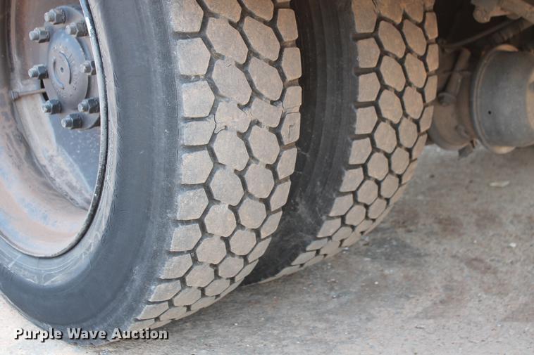 image for item DD5257 2006 Blue Bird Vision bus