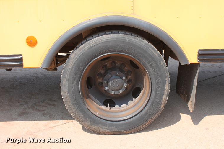 image for item DD5257 2006 Blue Bird Vision bus