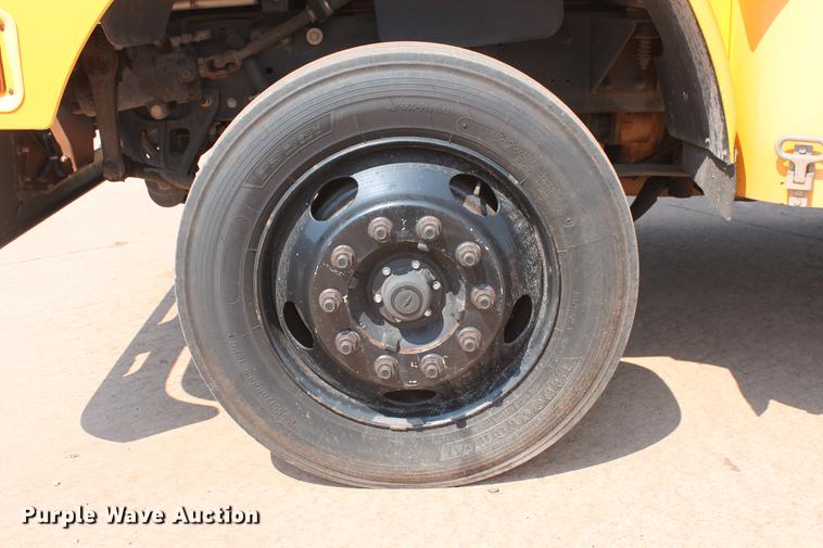 image for item DD5257 2006 Blue Bird Vision bus