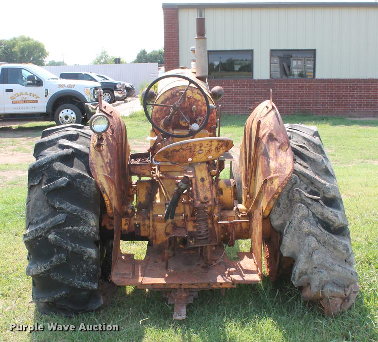 image for item DD5259 Minneapolis Moline UB tractor