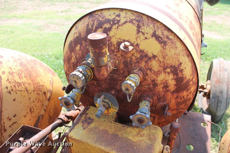 image for item DD5259 Minneapolis Moline UB tractor