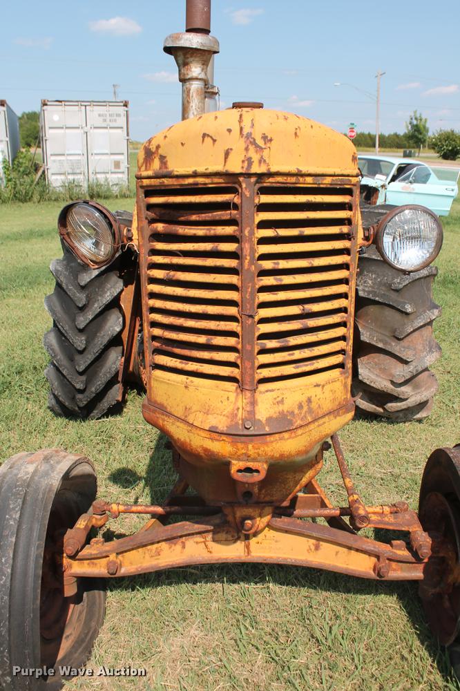 image for item DD5259 Minneapolis Moline UB tractor