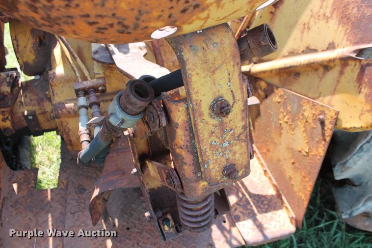 image for item DD5259 Minneapolis Moline UB tractor