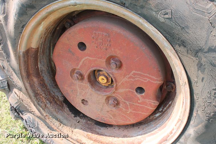 image for item DD5259 Minneapolis Moline UB tractor