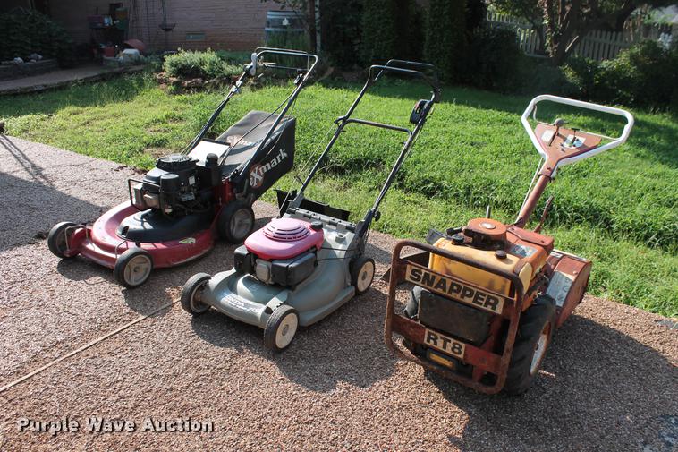 image for item DD5308 (3) lawn and landscaping equipment