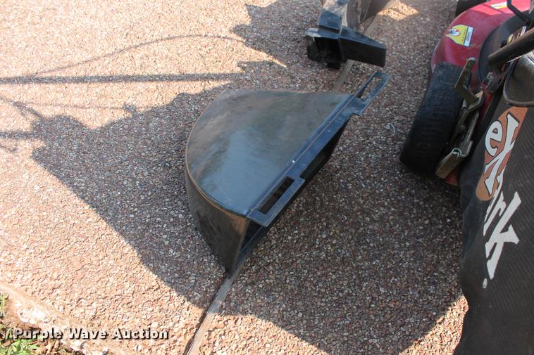 image for item DD5308 (3) lawn and landscaping equipment