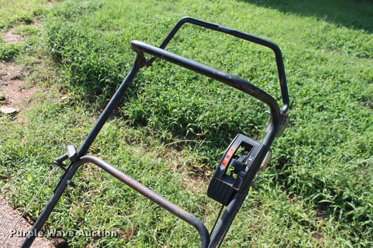 image for item DD5308 (3) lawn and landscaping equipment