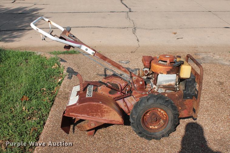 image for item DD5308 (3) lawn and landscaping equipment