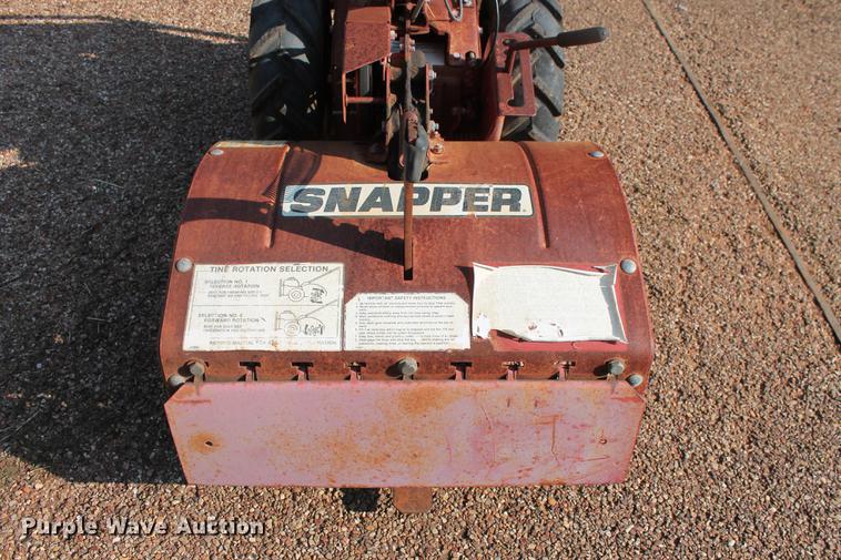 image for item DD5308 (3) lawn and landscaping equipment