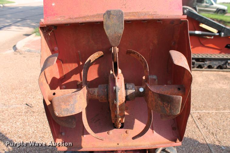 image for item DD5308 (3) lawn and landscaping equipment