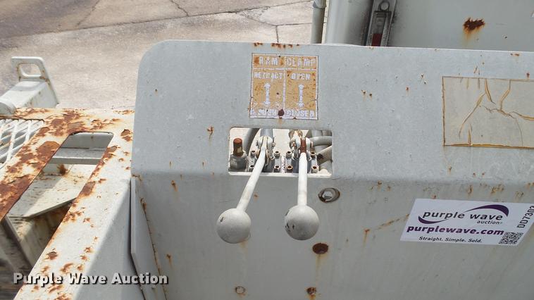 image for item DD7303 2002 Eagle CDR tire derimmer