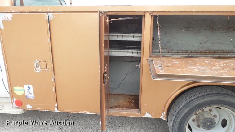 image for item DD7320 2003 Ford F550 Super Duty XL service truck